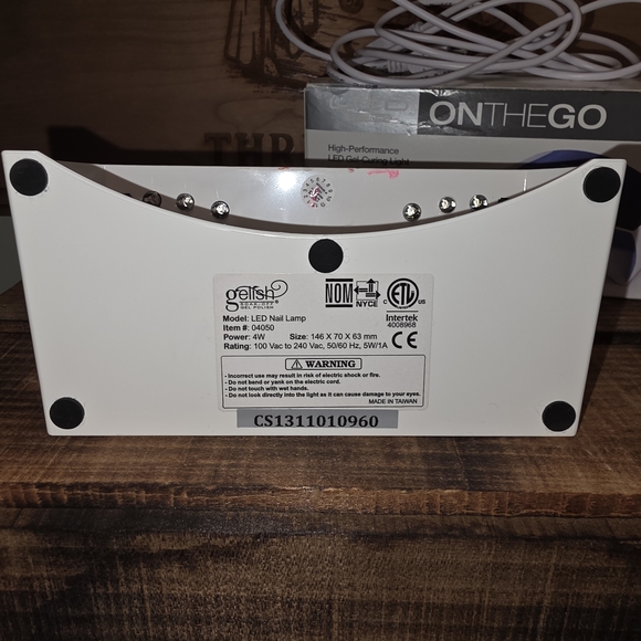 Gelish LED Nail Light On The Go - Picture 6 of 6